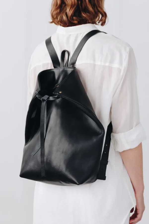 The Folded Leather Backpack Black